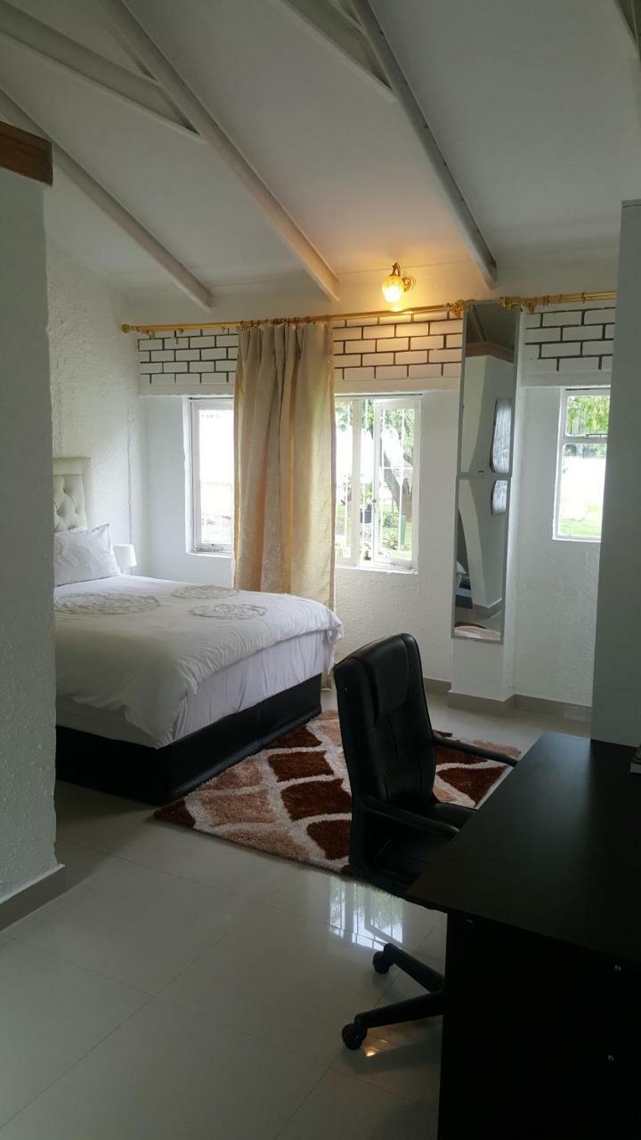 Simbasun Cottages มิดแรนด์ ภายนอก รูปภาพ